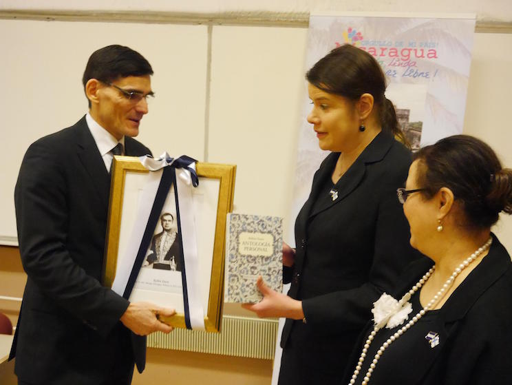 Rinden homenaje a Rub&eacute;n Dar&iacute;o en Turku, Finlandia